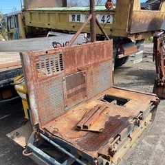 林内作業車上の薪(杉)全て13,000円