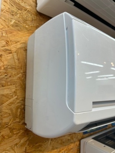 （2140）【格安・・中古・・エアコン】 2016年製 日立 2.2KW売ります  