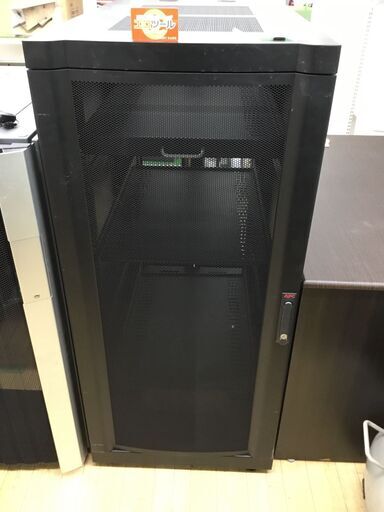 【エコツール半田店】①サーバー用ラック APC NetShelter VX 25U Black  【愛知県/名古屋市/知立市/半田市/岡崎市/工具】 【ITH82N5JT8LM】★ 出張買取 も好評受付中！
