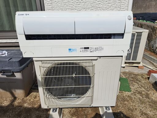 エアコン本体無料　工事代金のみ　三菱　霧ヶ峰　６畳用　お掃除機能付き　２０１８年製　中古品