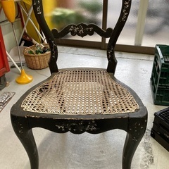 螺鈿の椅子