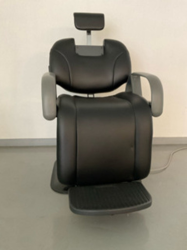 電動椅子　バーバーチェア　美容室用チェア　TAKARABELMONT（タカラベルモント）