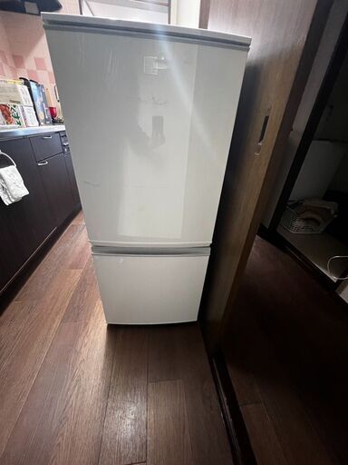 【冷蔵庫】SHARP 137L 2ドア SJ-14E7-KW 2020年製