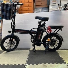 ほぼ新品のアシスト自転車です。コンビニまで、二回使用しただけです！鍵二