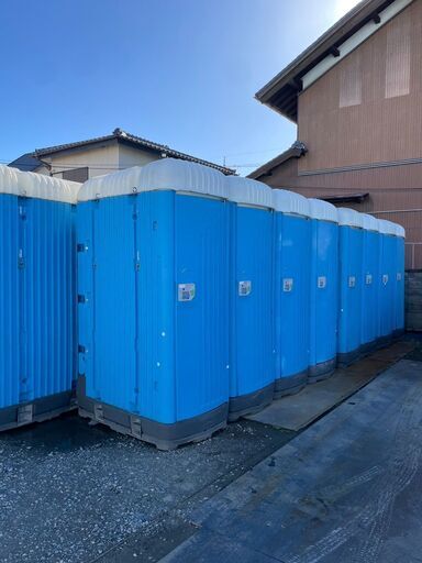仮設トイレ