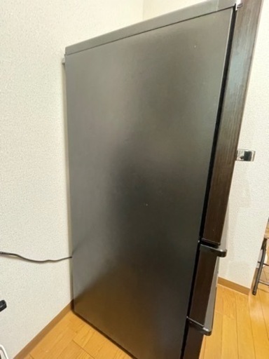 木目の冷蔵庫 3/16まで