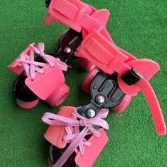 レトロなピンクのローラースケート