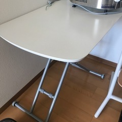 【決まりました】テーブル　ホワイト　高さ変えられます　ダイニング...