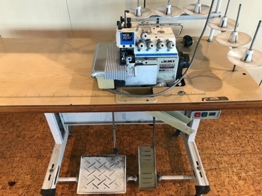 JUKI三本針インターロックミシン