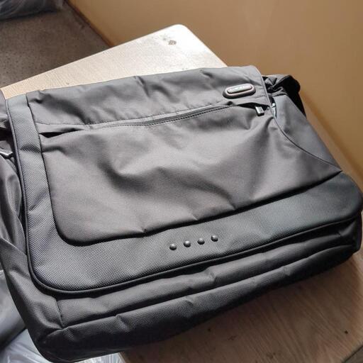 TUMI メッセンジャーバック