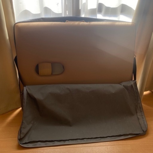【2/29まで掲載】施術台 美品 付属品なし