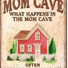 アメリカ雑貨　ブリキ看板　Mom Cave　①
