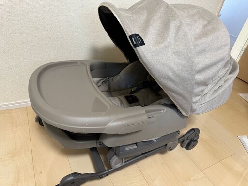 8月31日まで　コンビ ネムリラ　電動 ベージュ