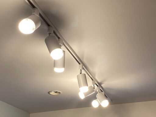 ★使用浅★シーリングライト　ダクトレール付き　LED電球8個付き