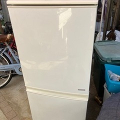 Sharp 137 L 冷蔵庫