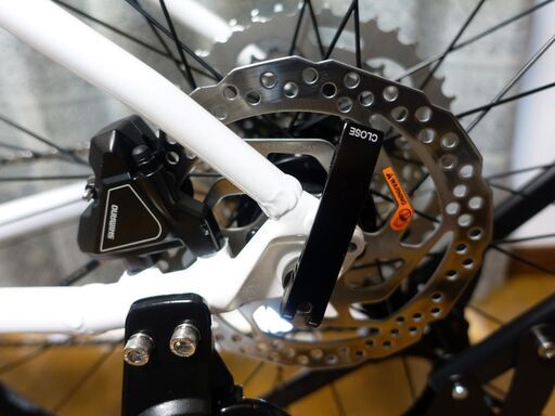 新品同様のきれいな TREK クロスバイク FX3 Disk 2024年モデル Mサイズ