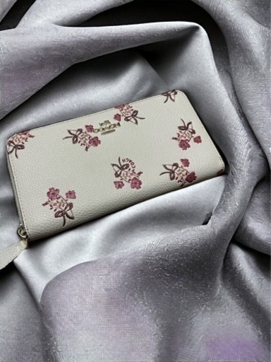 COACH(コーチ)フローラルプリント　F28444 ホワイト