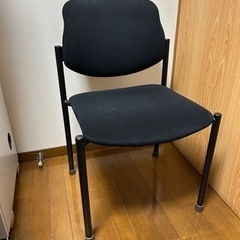 椅子　幅50cm 奥行き55cm 高さ80cm 