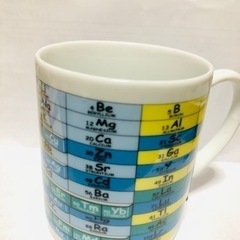 【お話中】元素表の描かれたマグカップ