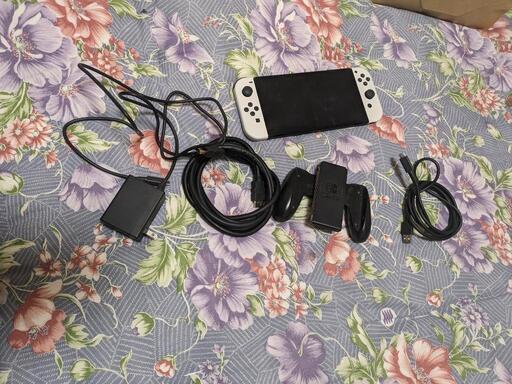 Switch 有機EL ホワイト