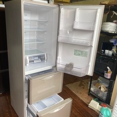 福岡市内配送設置無料　R-S3200HV-XN 冷蔵庫 真空チルド クリスタルシャンパン [3ドア /右開きタイプ /315L] 