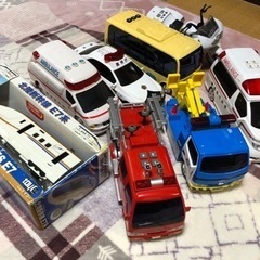 おもちゃ ミニカー　　消防車、パトカー、救急車、白バイ、バス、新...