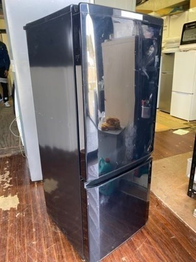 福岡市内配送無料　三菱電機 MITSUBISHI ELECTRIC MR-P15Y-B [冷蔵庫 Pシリーズ （146L・右開き） サファイアブラック]