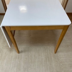 伸張式ダイニングテーブル　ホワイト　W約75〜120