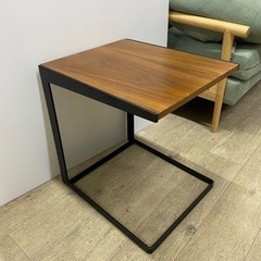 サイドテーブル　ナイトテーブル　家具 オフィス用家具 机