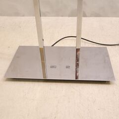 IDC OTSUKA(大塚家具)のSAN-5000/SCH/3F フロアスタンドです。イタリア製ハンドメイドのエレガントなスタンドライト。クリスタルビーズが輝き、空間を華やかに♪