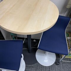 テーブル1と椅子2