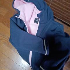 ★【価格変更しました！】★女児用の上着です。紺色で内側はピンク色...