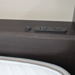 R370 NITORI 人気高級感 クイーンベッド、ダブルマットレス、幅170cm Used・美品