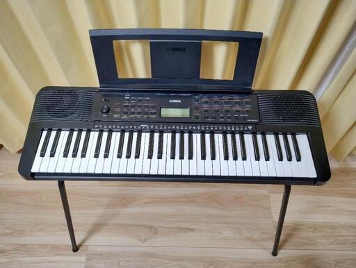 ヤマハのキーボード「PSR-E273」
