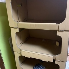 値下げしました。段ボール　棚　80枚あります。