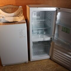 仙台市内近郊配送無料！2022/2021年製 美品 東芝 全自動洗濯機 5kg ＆ ツインバード 110L 2ドア冷蔵庫 お得な単身セット 高年式