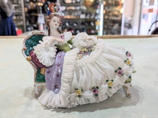 【愛品倶楽部柏店】フォルクシュテット　ドレスデン　レースフィギュリン