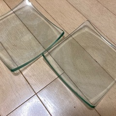 透明で正方形の皿　2枚