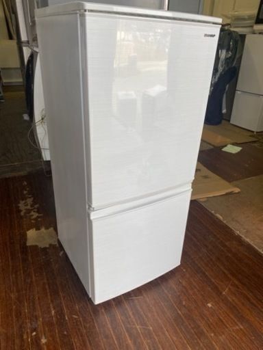 福岡市内配送無料　2019年式　シャープ SHARP 冷蔵庫(幅48.0cm) 137L つけかえどっちもドア 2ドア ホワイト系 SJ-D14E-W