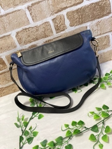 お値下げ　フルラ　ショルダーバッグ　パープル　美品