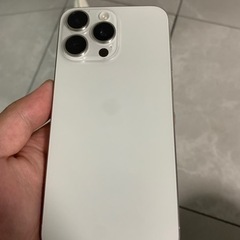 Apple iPhone 15 Pro Max 512GB，美品，バッテリー99 美品 iPhone 15 Pro Max 512GB ホワイトチタニウム バッテリー99% SIM