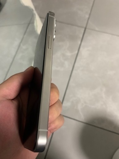 美品 iPhone 15 Pro Max 512GB ホワイトチタニウム バッテリー99% SIM