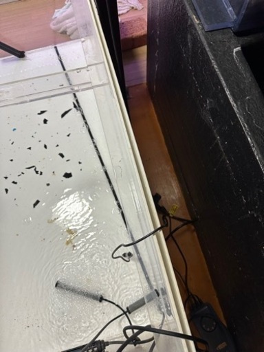 120cm アクリル水槽 早期引取りでヒーターと蓋をお得な値段にします  