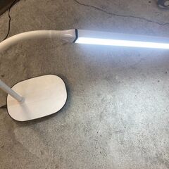 ☆中古￥1,500！オーム電機　家電　LED調光式デスクライト（...