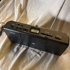 東芝　TOSHIBA CDラジオ　TY-C24