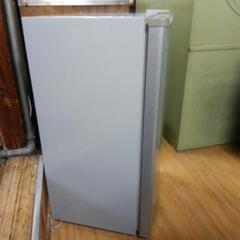 2012年製シャープのワンドア冷蔵庫（75リットル）