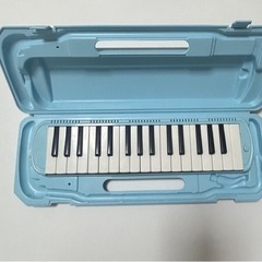 鍵盤ハーモニカ　水色