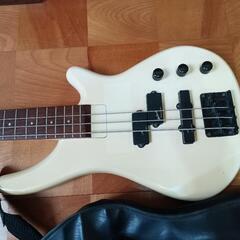 Samick ベースギター