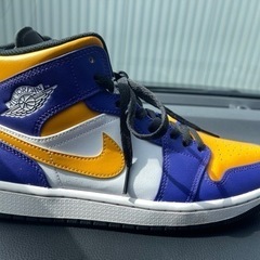 Nike Air Jordan 1 Mid "Lakers…