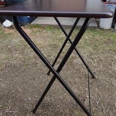 折り畳みテーブル　高さ70センチ　ブラウン

